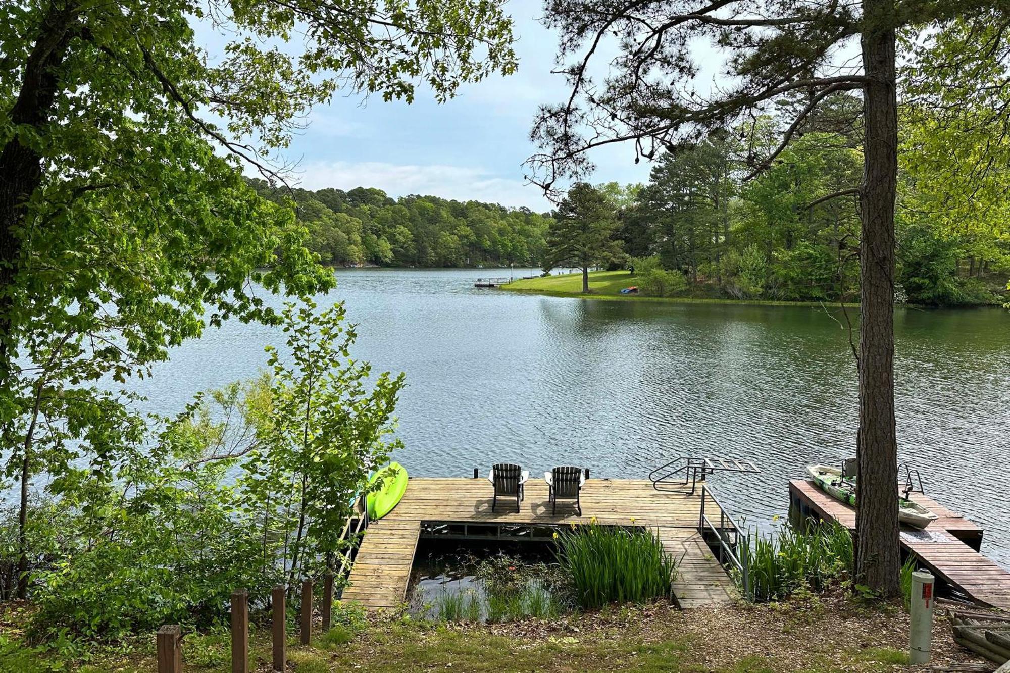 Renovated Lakefront Escape With Private Dock And Deck! Bella Vista Екстериор снимка